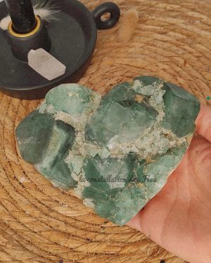 Gros coeur en Fluorite, pierre brute