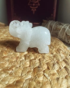 Gros éléphant en Cristal de roche
