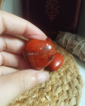 Petit coeur jaspe rouge